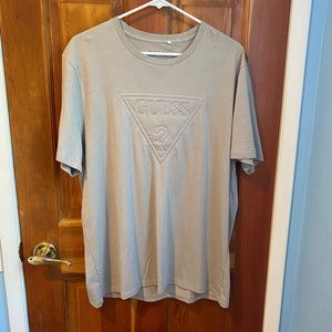 🆕XL Guess T-shirt